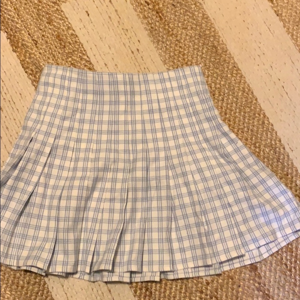 Super trendy pleaded skirt!